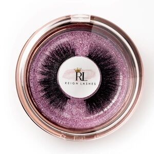 Reign Lashes Mack Lash
